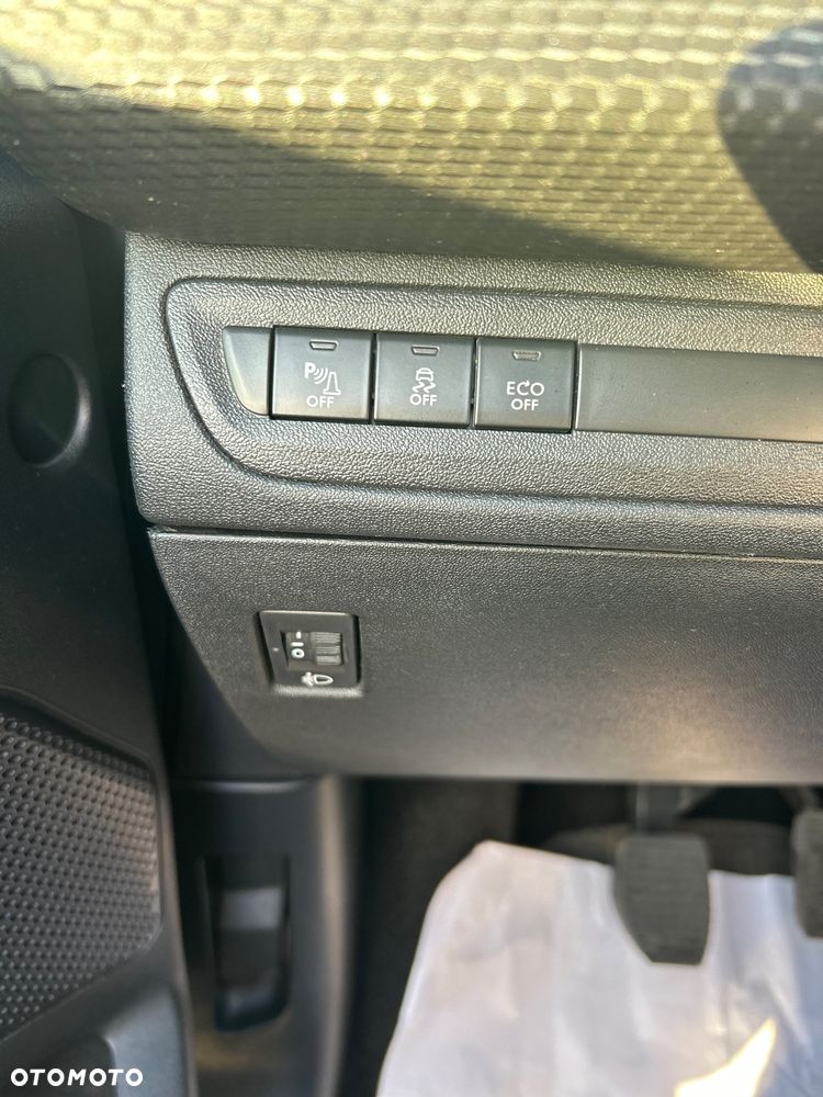 Peugeot 2008 PureTech 110 Style - 21