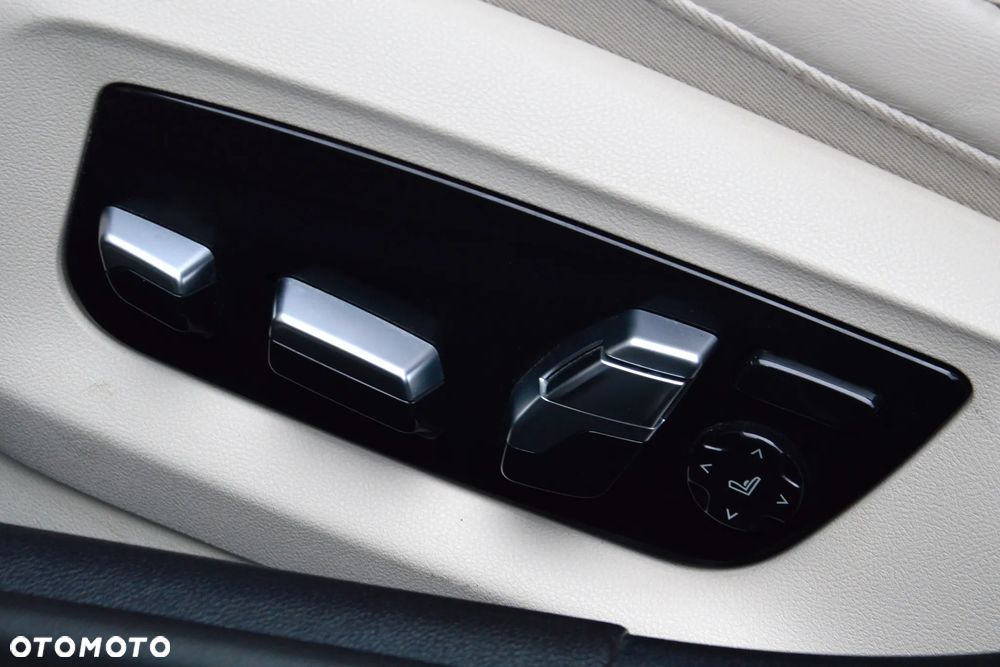 BMW Seria 5 520d xDrive Sport - 15