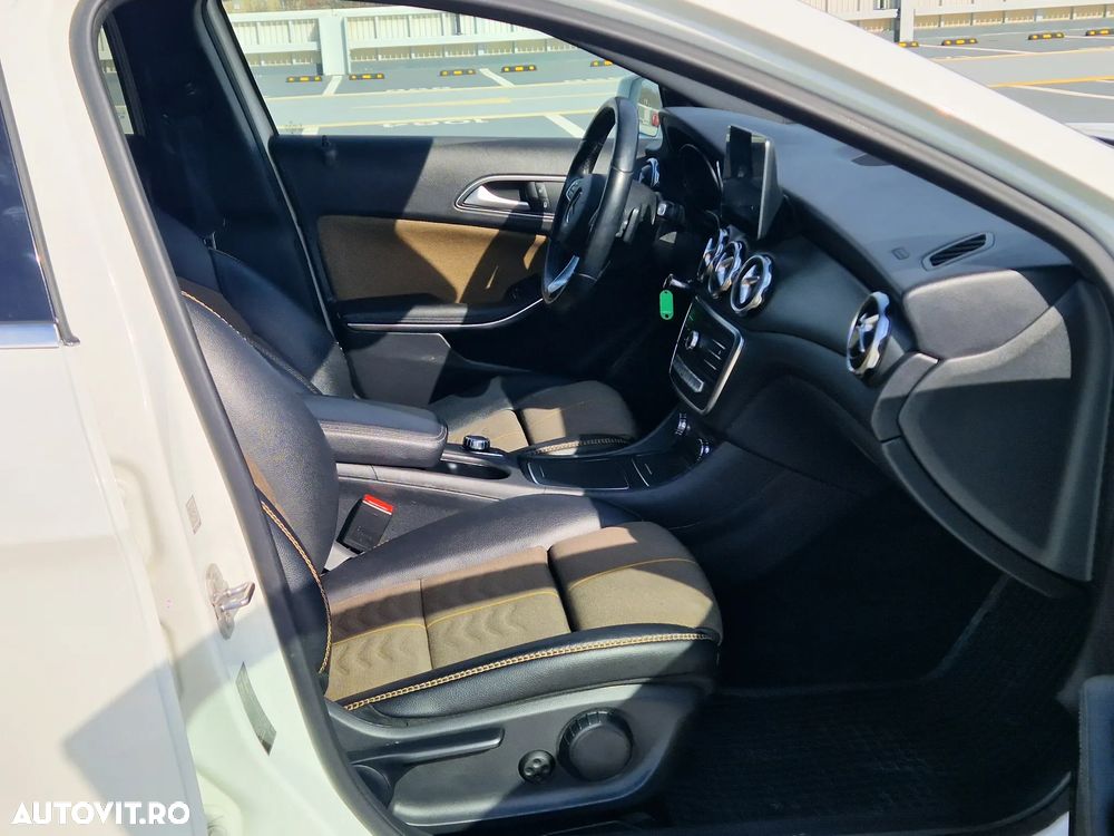 Mercedes-Benz GLA - 13