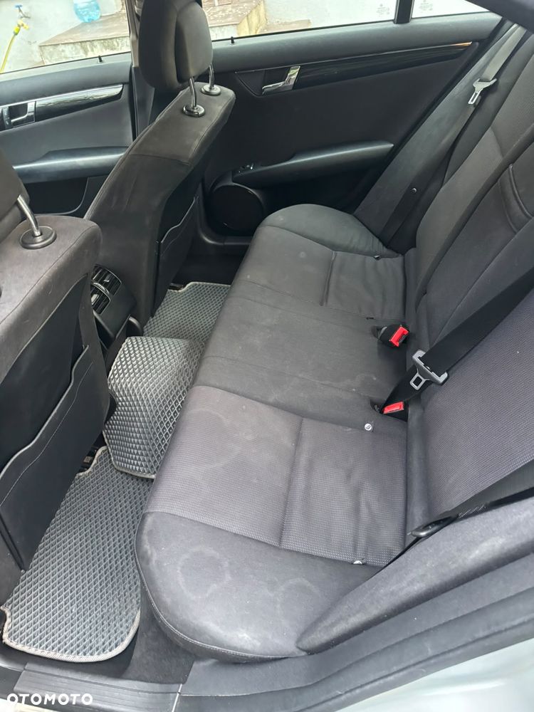 Mercedes-Benz Klasa C 180 CGI Automatik BlueEFFICIENCY - 8