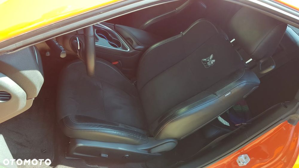 Dodge Challenger 6.4 Scat Pack - 17