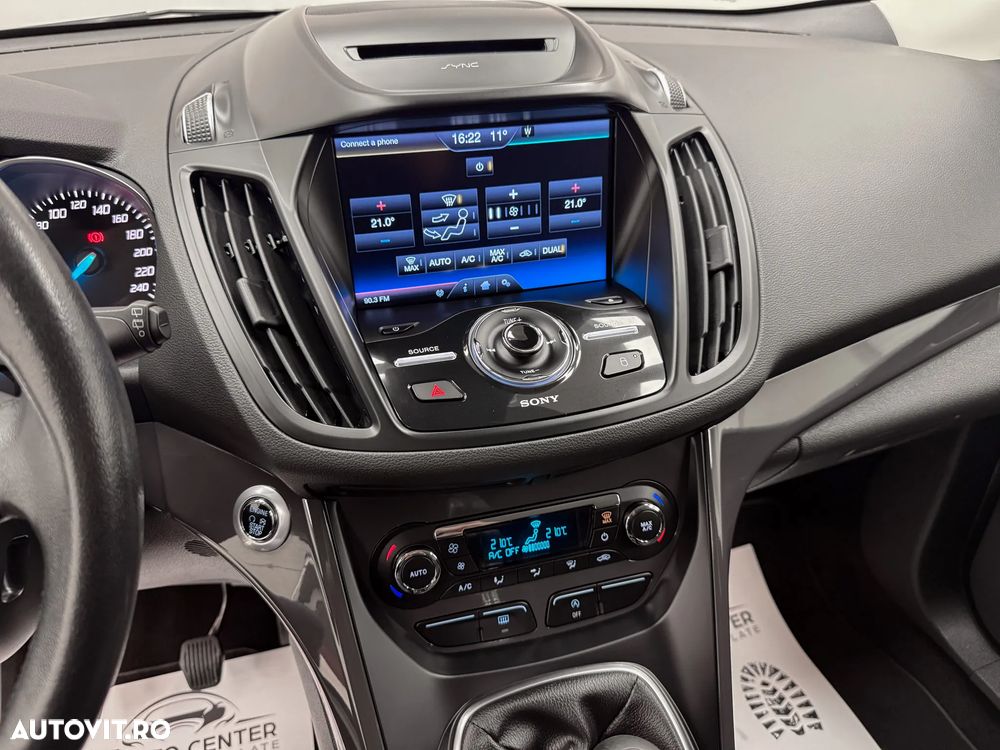 Ford Kuga 1.5 EcoBoost 2x4 Titanium - 29