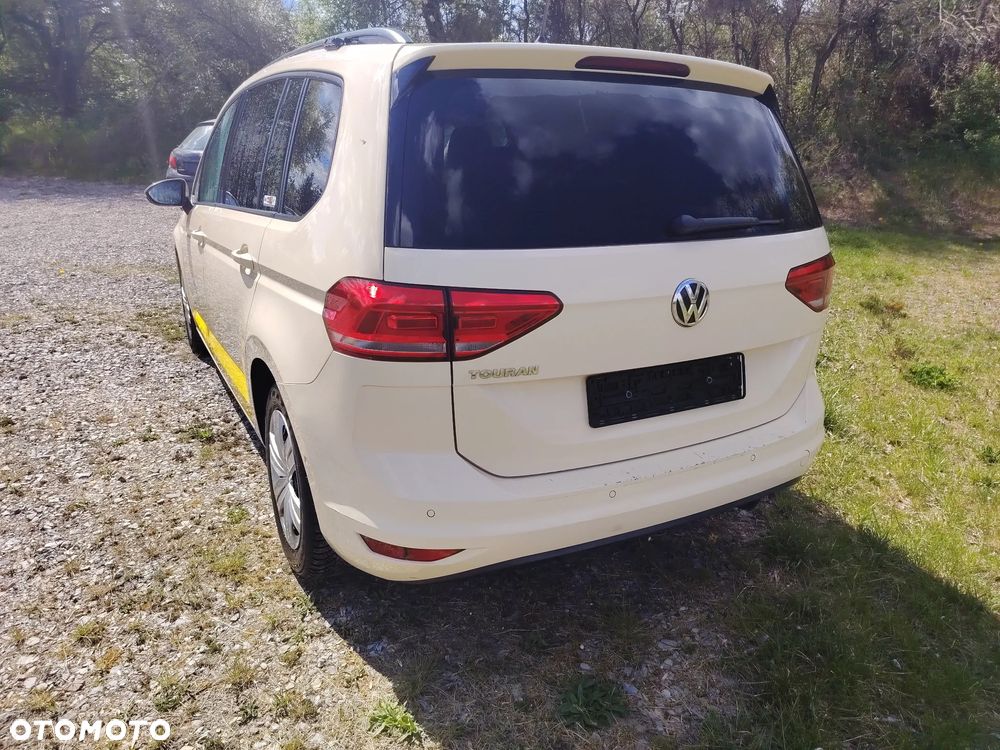 Volkswagen Touran - 5