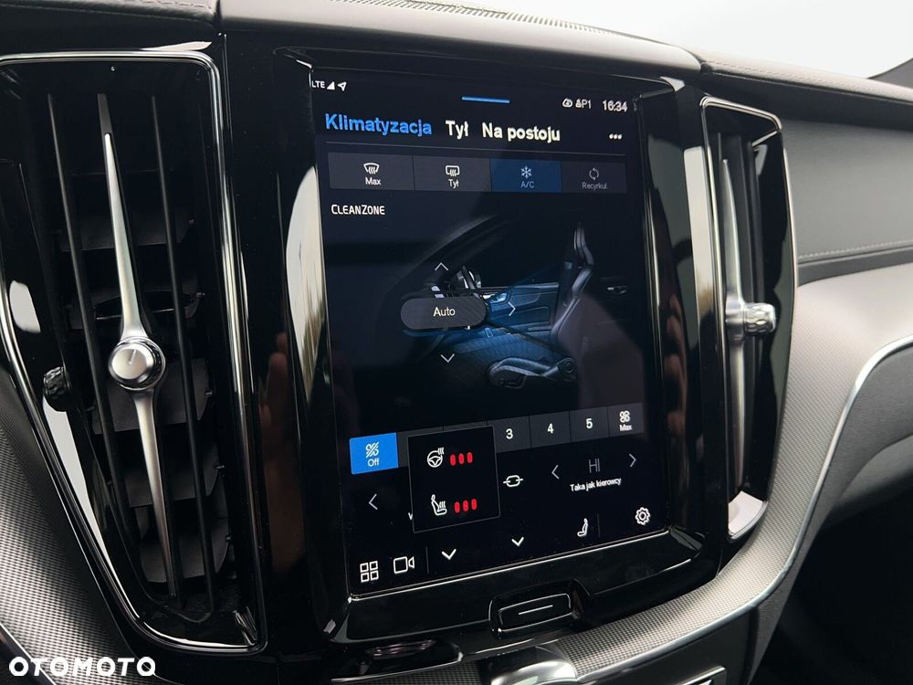 Volvo XC 60 B5 D AWD Ultimate Dark - 31