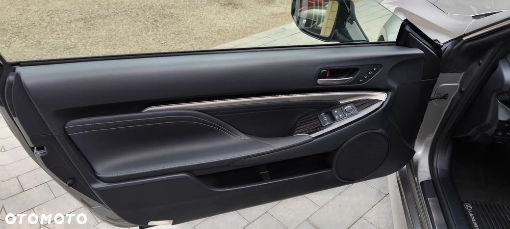 Lexus RC - 13