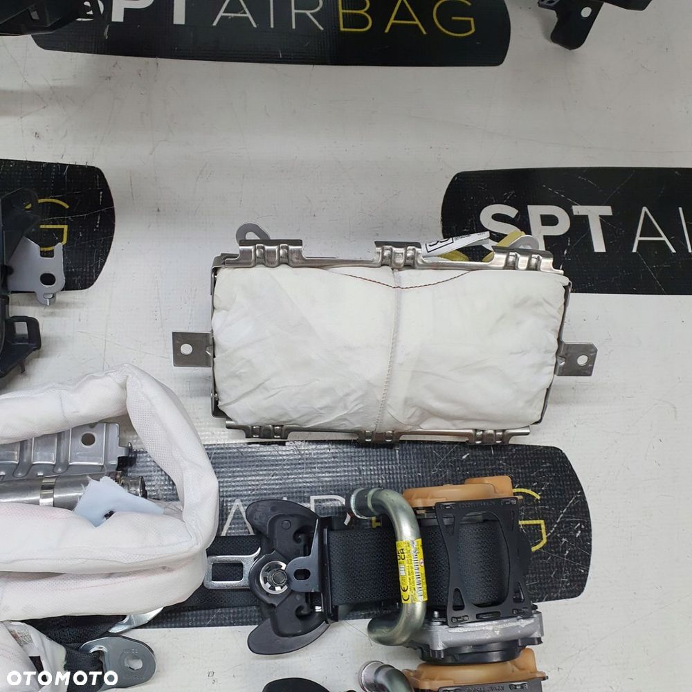 TOYOTA COROLLA E21 FACE LIFT DESKA ROZDZIELCZA KONSOLA KOKPIT PULPIT PODUSZKI AIRBAG AIR BAG PASY KURTYNY KIT SET - 8