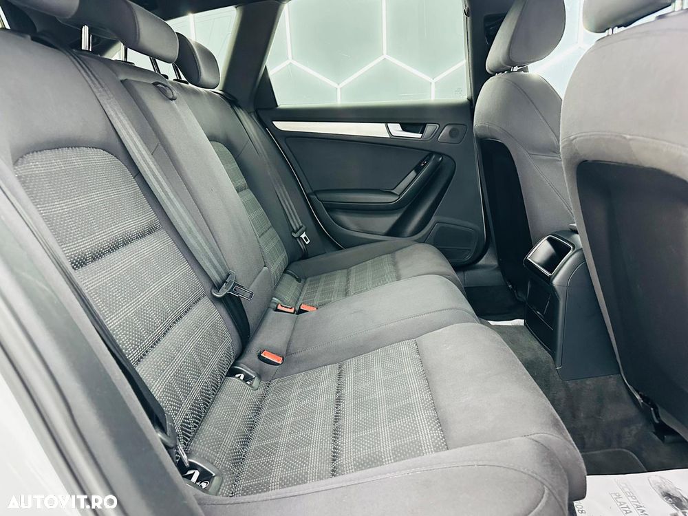 Audi A4 2.0 TDI DPF S line Sportpaket - 7