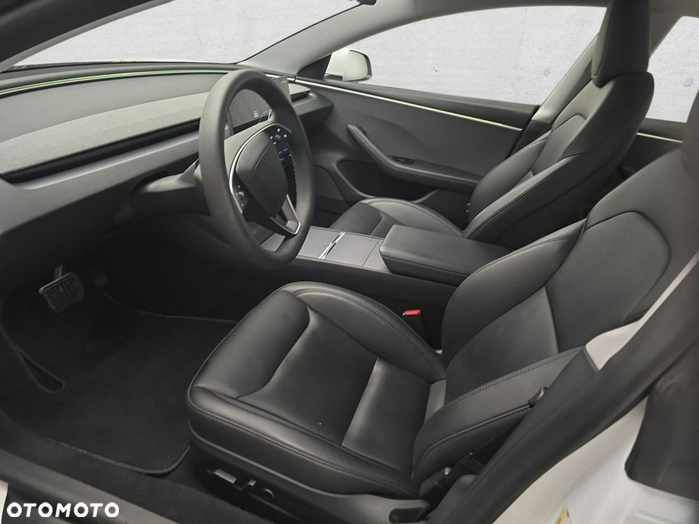 Tesla Model 3 - 11
