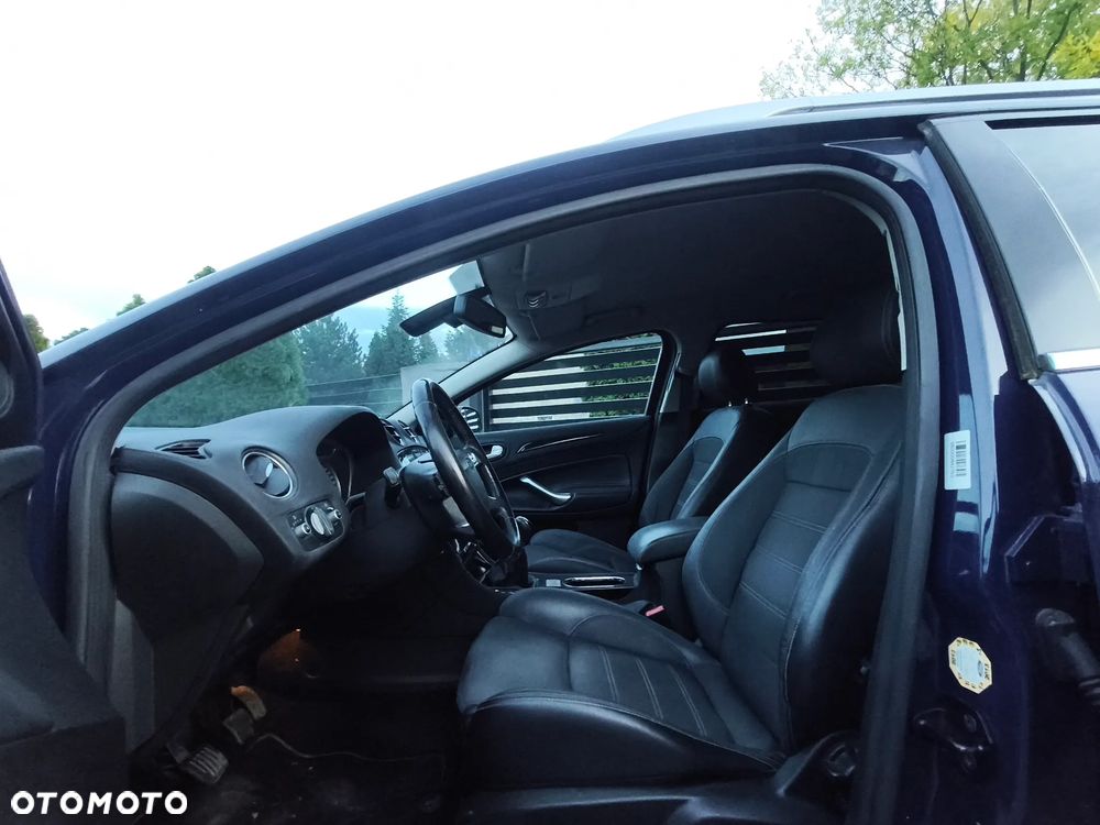 Ford Mondeo 2.0 Platinium X Plus (Titanium) - 24