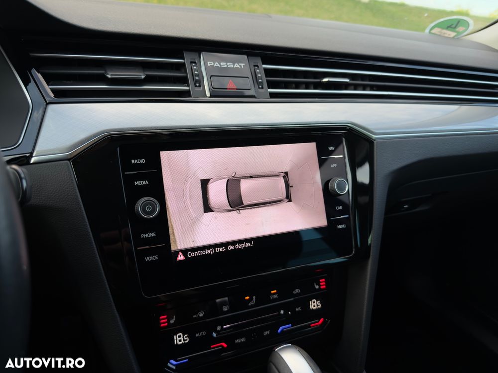 Volkswagen Passat 2.0 TDI SCR DSG Business - 22