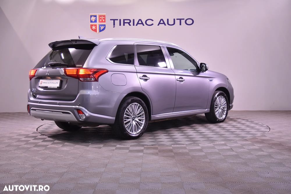 Mitsubishi Outlander - 5