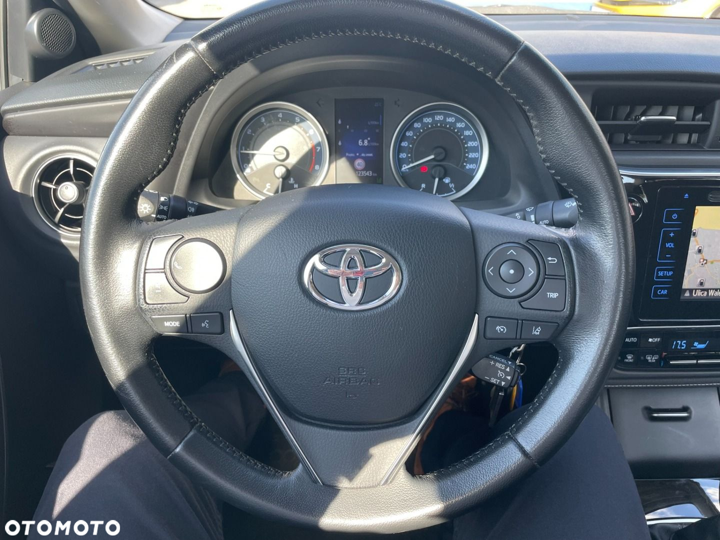 Toyota Corolla - 11