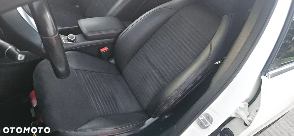Mercedes-Benz Klasa A 180 (BlueEFFICIENCY) AMG Sport - 32