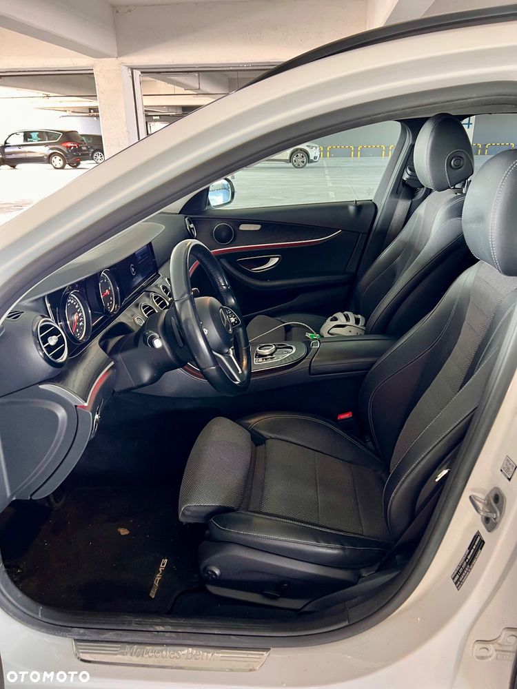 Mercedes-Benz Klasa E 220 d 4-Matic 9G-TRONIC - 11