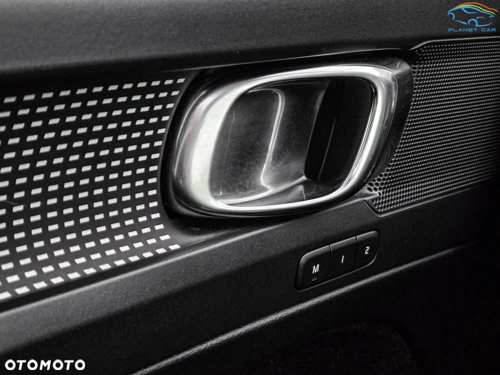 Volvo XC 40 B5 B AWD Geartronic RDesign - 31