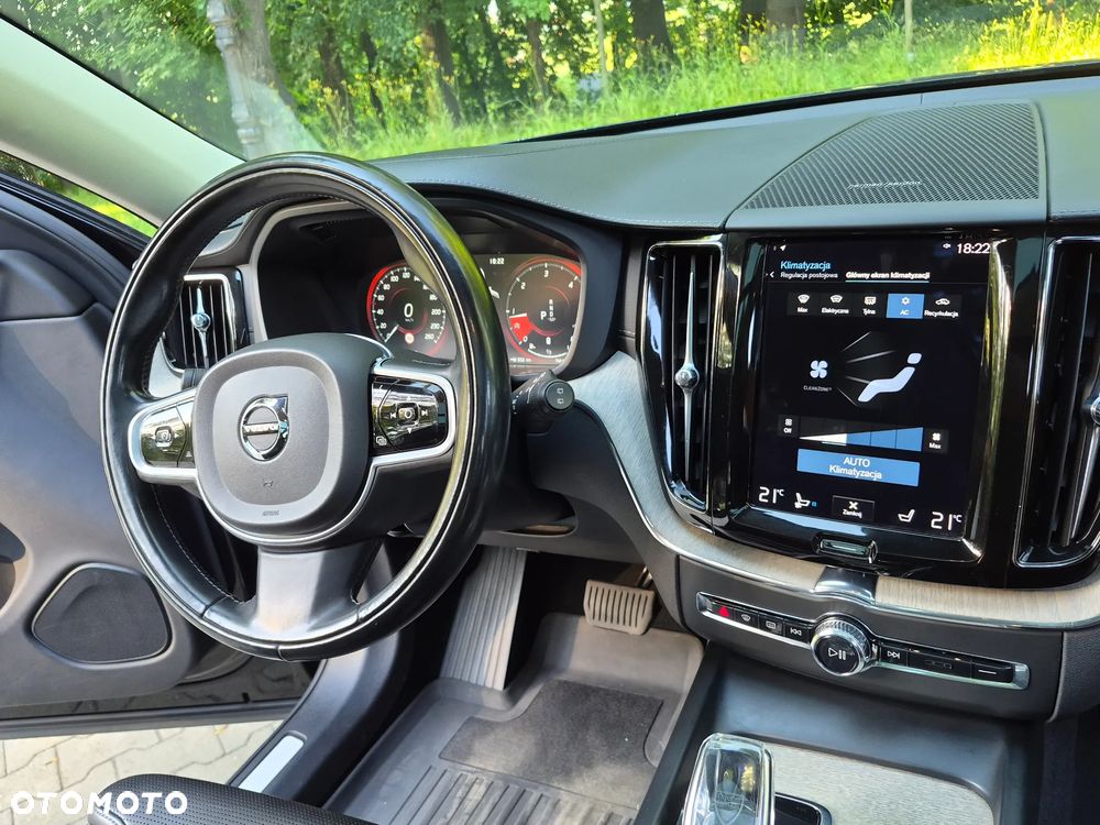 Volvo XC 60 B4 D AWD Momentum Pro - 12