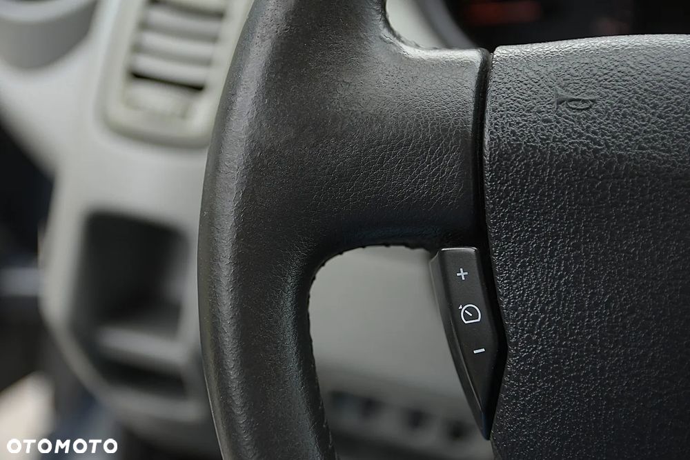 Opel Vivaro - 29