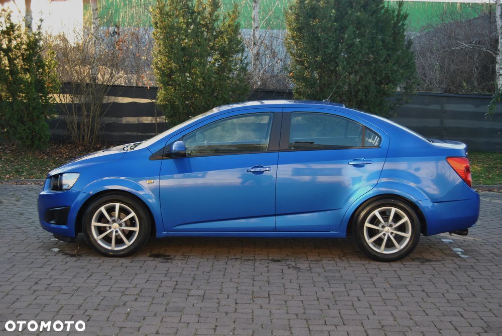 Chevrolet Aveo 1.2 LT - 16