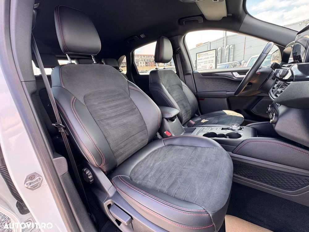 Ford Kuga 2.5 Duratec PHEV ST-LINE - 17