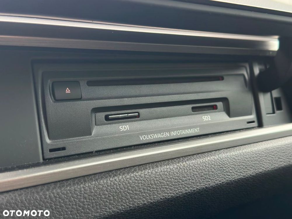 Volkswagen Touran 2.0 TDI BMT Comfortline - 22
