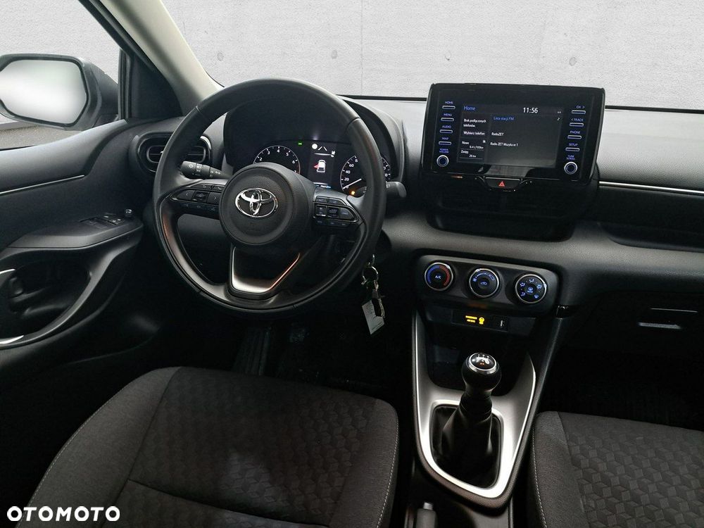 Toyota Yaris - 10