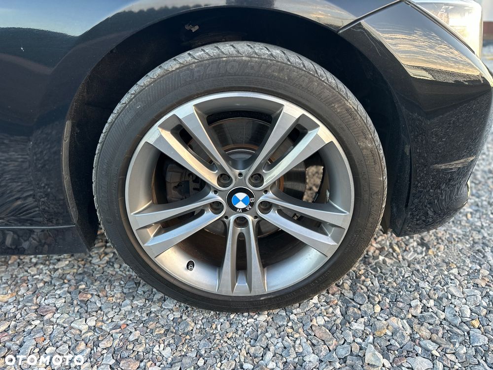 BMW Seria 3 328i Sport Line - 40