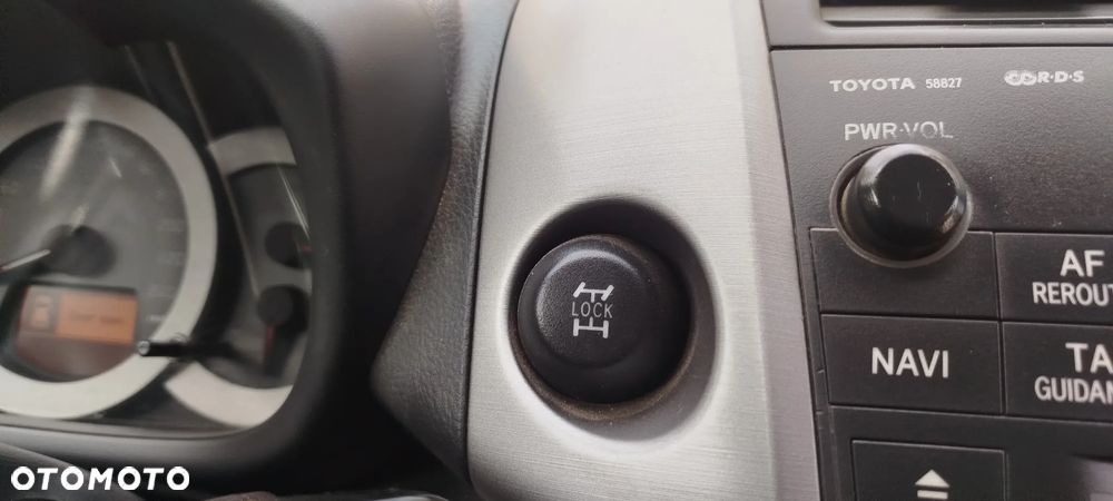 Toyota RAV4 - 9