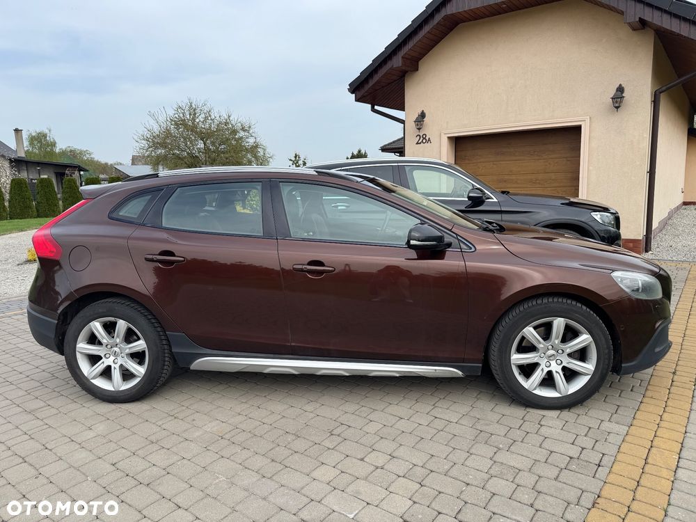 Volvo V40 Cross Country - 14