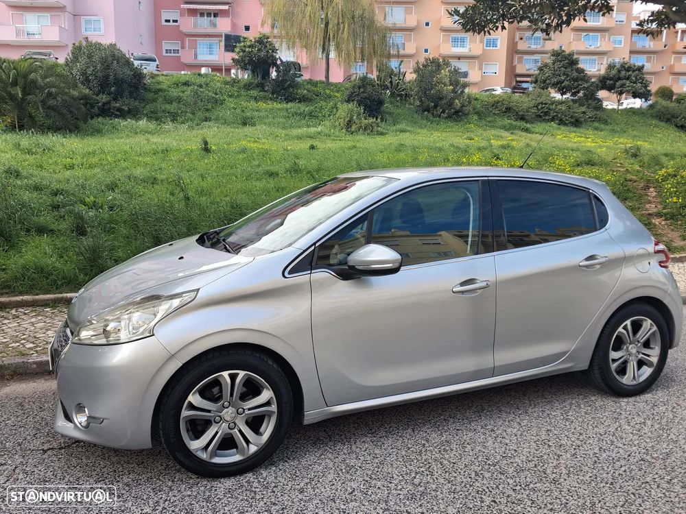Peugeot 208 - 2