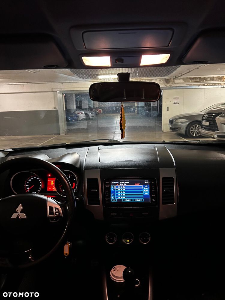 Mitsubishi Outlander 2.0 DID Instyle NAVI - 3