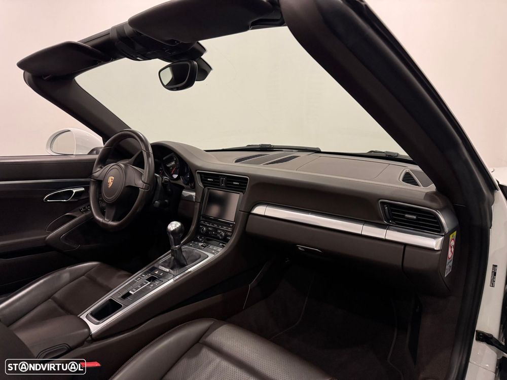 Porsche 911 (991) Carrera 2 - 33