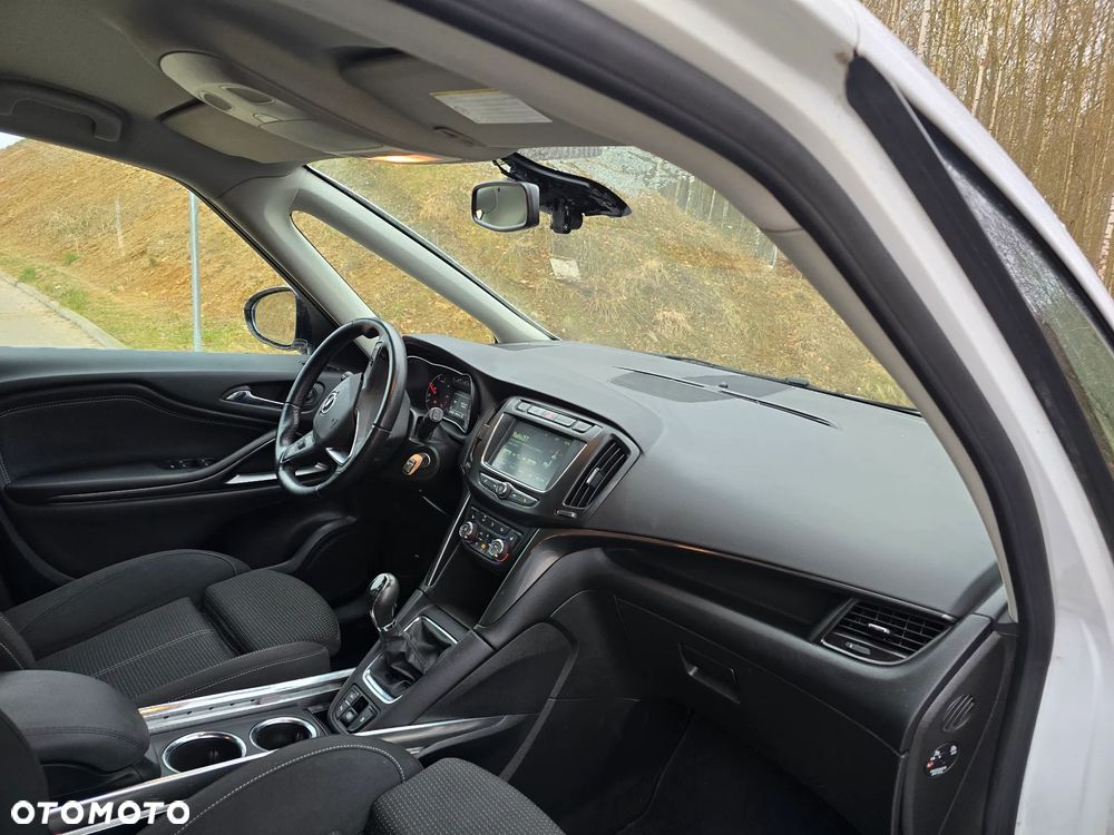 Opel Zafira - 18