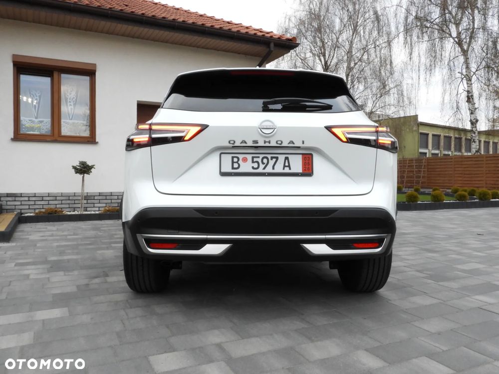 Nissan Qashqai 1.3 DIG-T N-Connecta DCT - 24