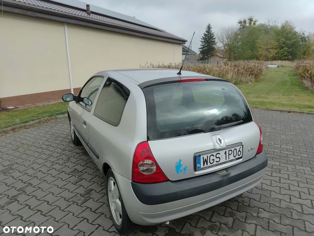 Renault Clio - 10