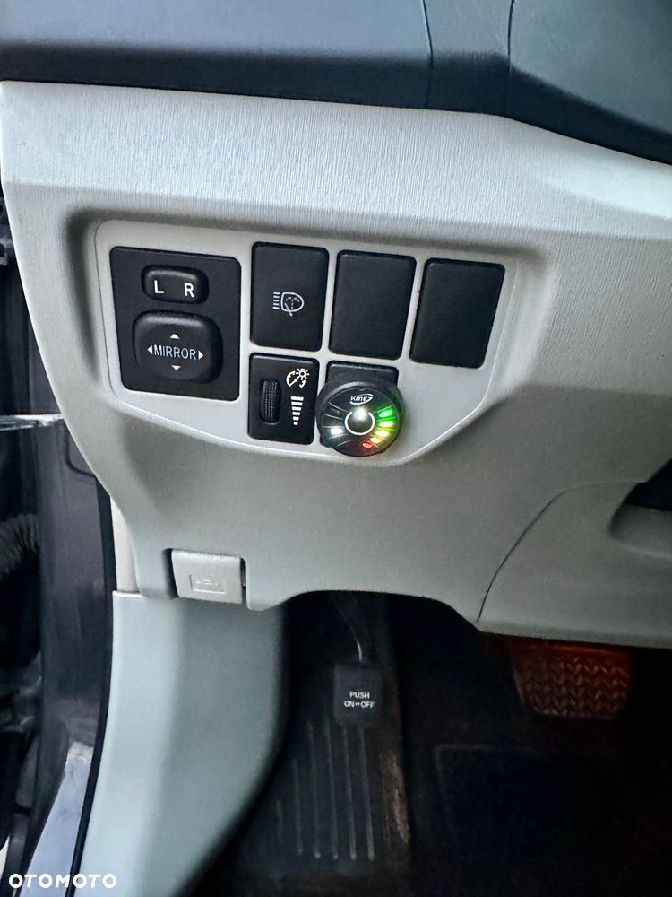 Toyota Prius 1.8 HSD Premium - 19