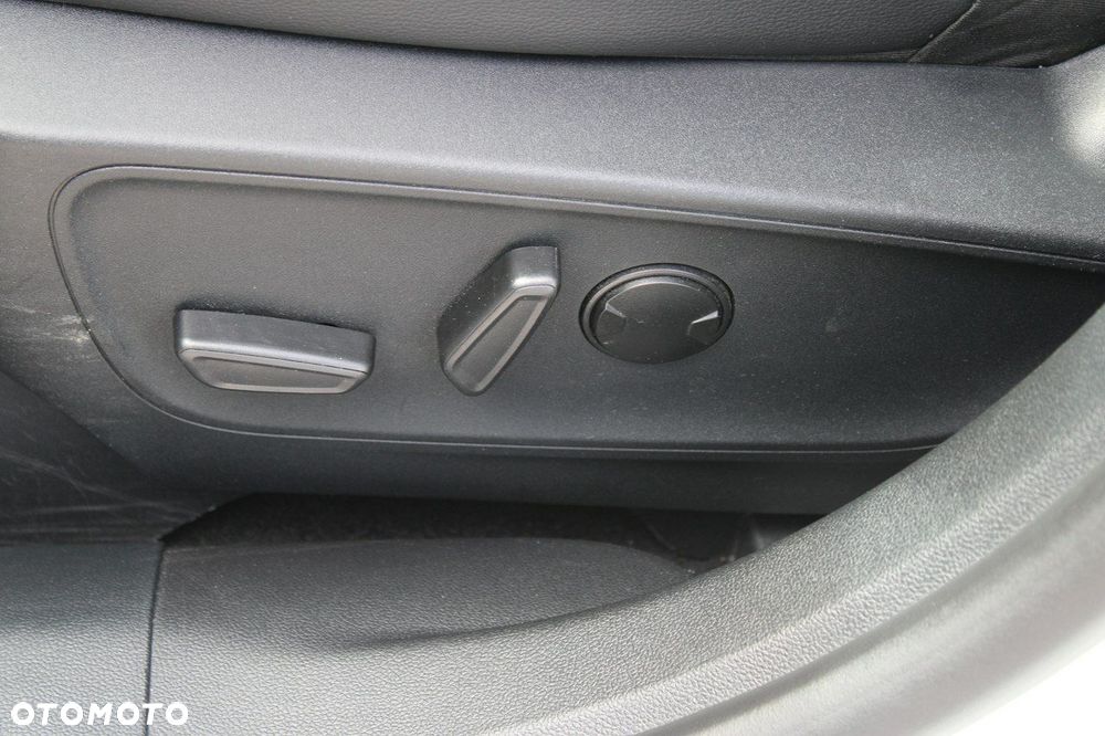 Ford Kuga - 23