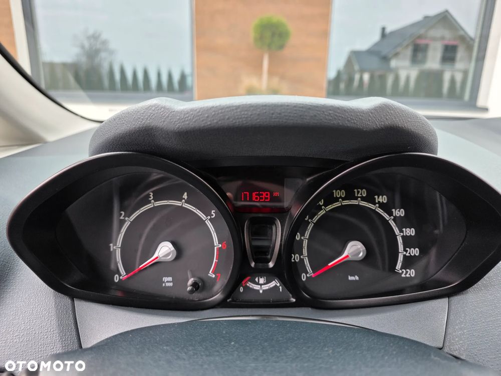 Ford Fiesta 1.25 Trend - 39