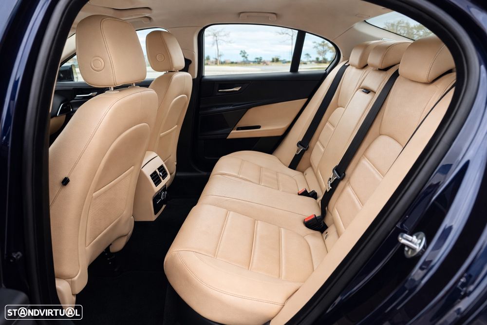 Jaguar XE 20d Aut. Prestige - 21