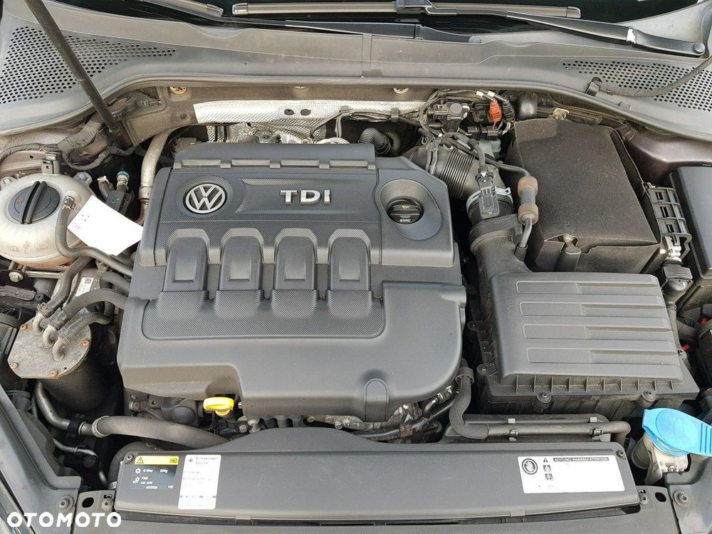 Volkswagen Golf 1.6 TDI BlueMotion Technology Lounge - 19
