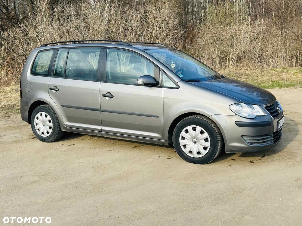 Volkswagen Touran - 2