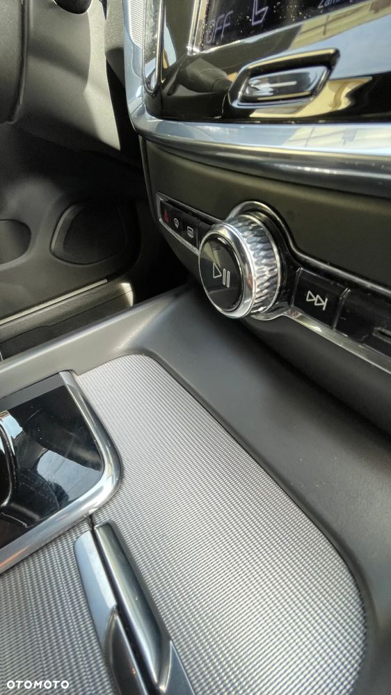 Volvo V60 B3 B R-Design - 15