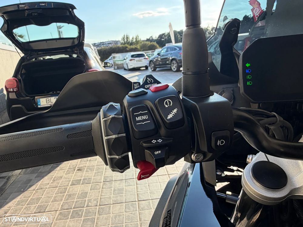 BMW F 750 GS Triple Black - 12