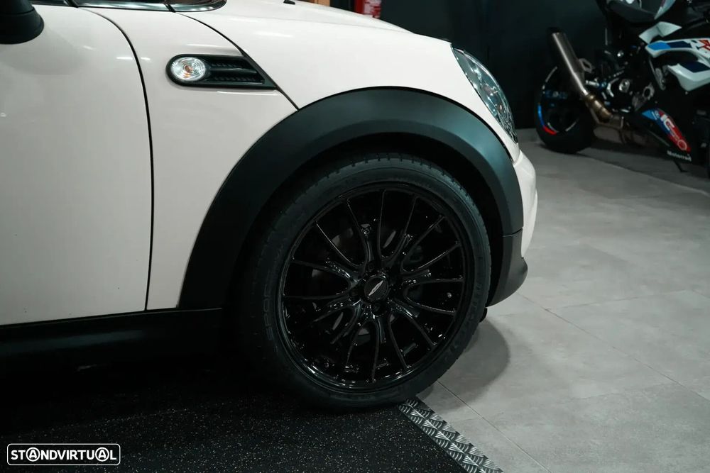 MINI 3 Portas Cooper D - 7