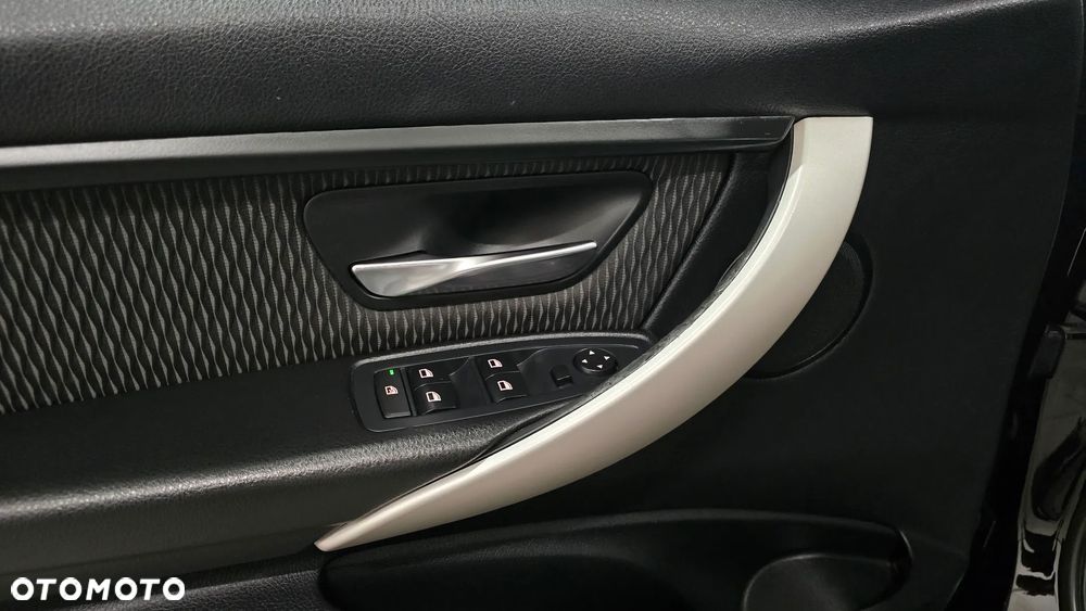 BMW Seria 3 320d Efficient Dynamics Luxury Line - 13