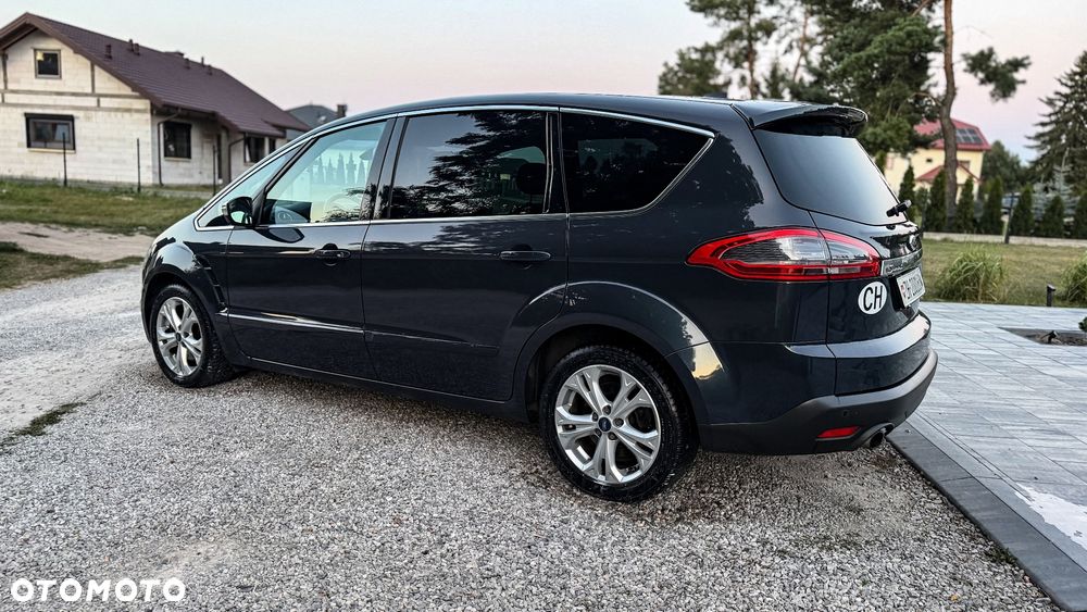 Ford S-Max - 17