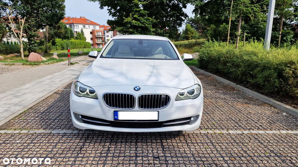 BMW Seria 5 528i xDrive - 4