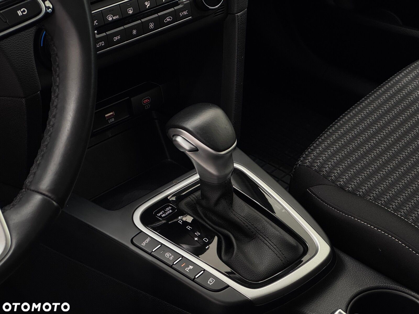 Kia Ceed 1.5 T-GDI M DCT - 9