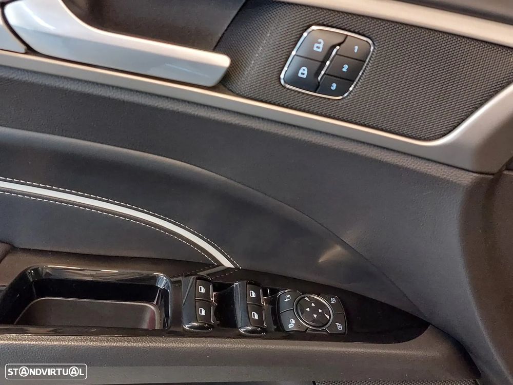 Ford Mondeo SW 2.0 TDCi Vignale - 18