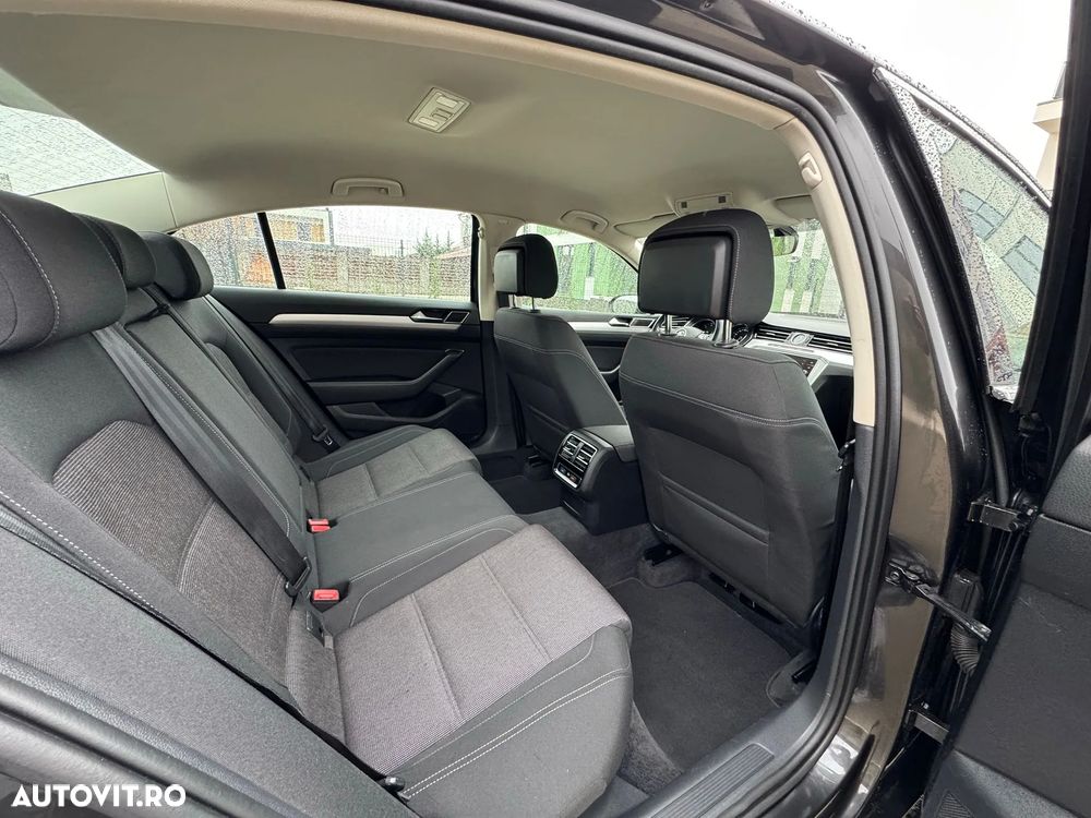 Volkswagen Passat - 10