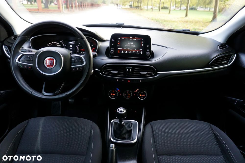 Fiat Tipo 1.4 T-Jet Business Line - 24